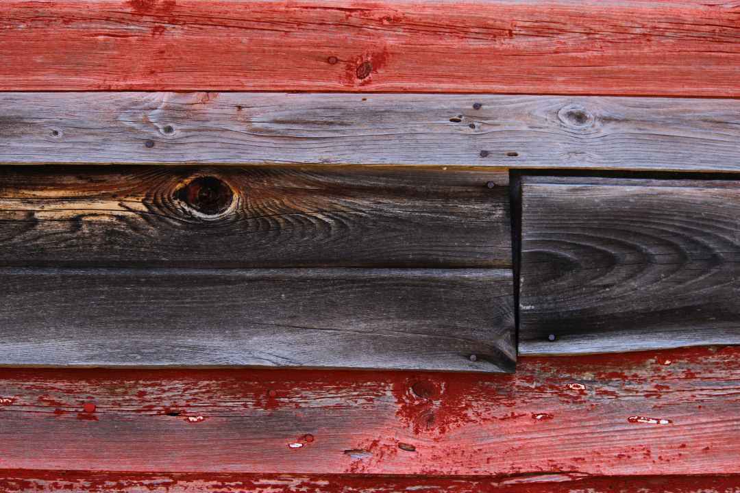 repair home siding, cracked wood siding