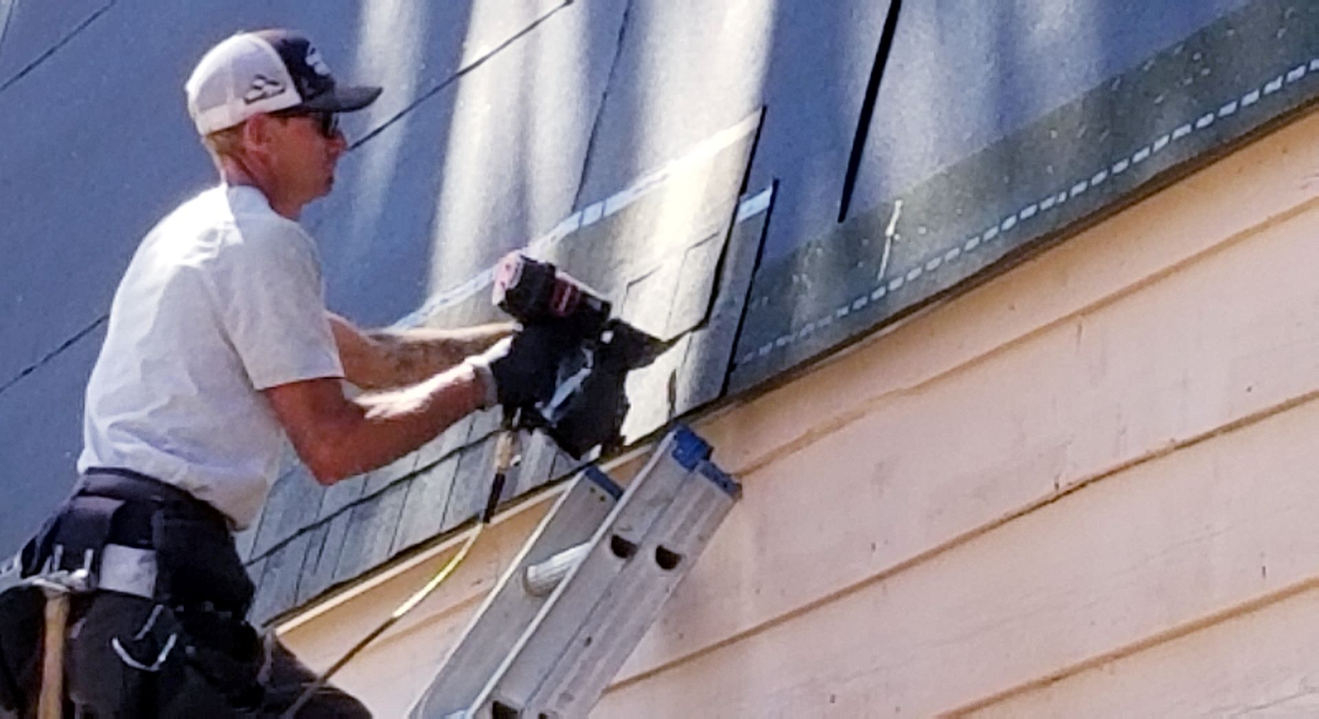 roofing installation guide, a roofing expert taking care of the roofing installation and repairs for you.