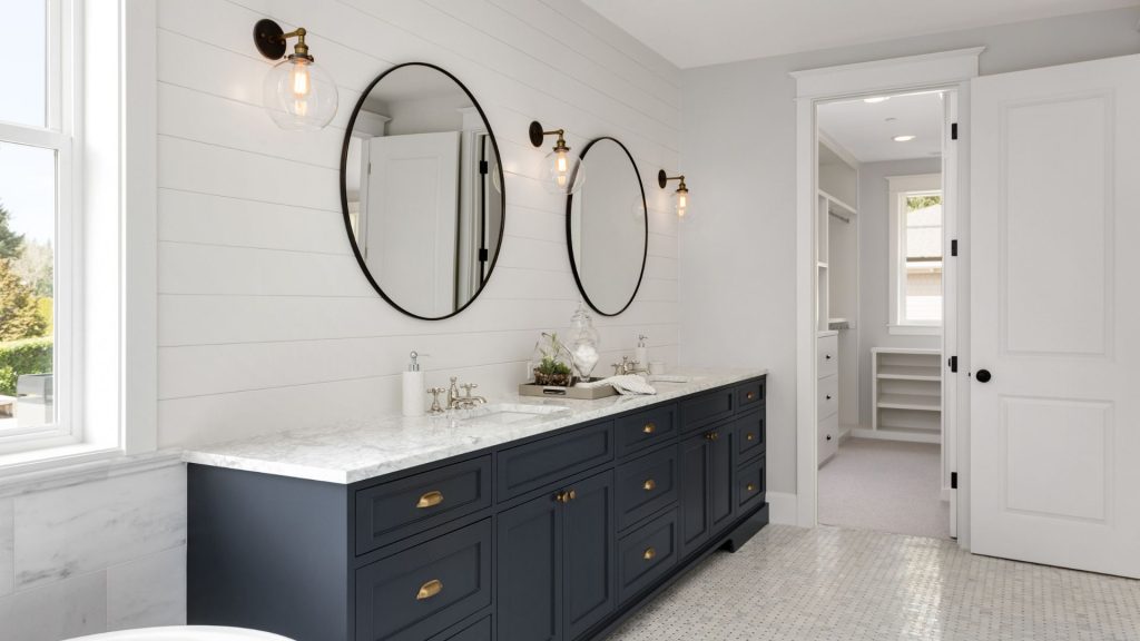 Top-rated kitchen remodeling contractor handling full kitchen renovations with high-quality materials.