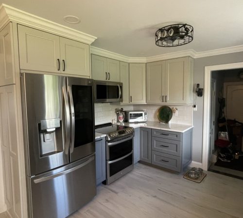 2 Expert kitchen remodeling contractor for a stunning Plainview kitchen remodel.